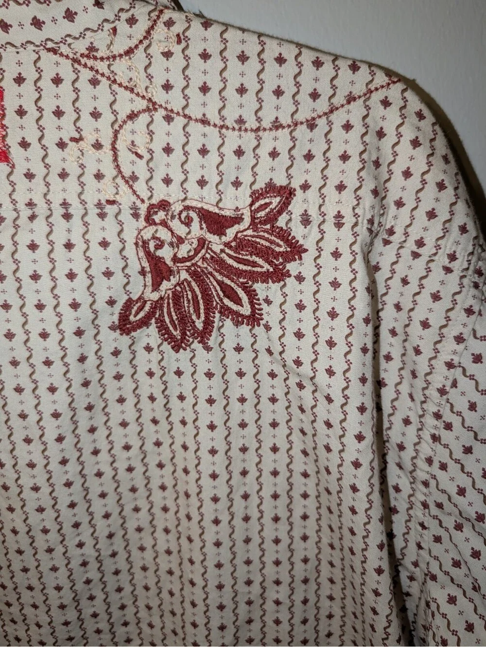 Vintage Red Mens XL Long Sleeve Woven Cotton Geometric Button Up Embroidered